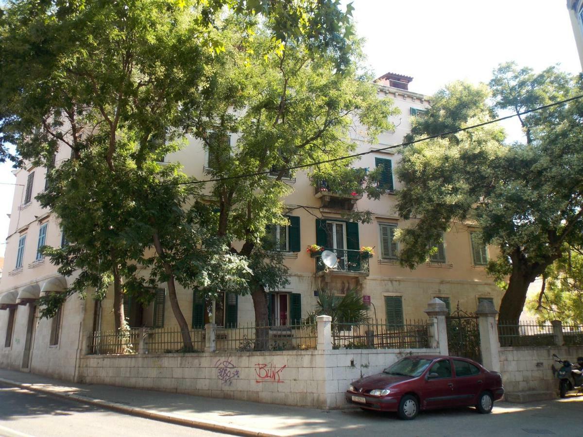 Soukki Town Centre 1 Guest house *